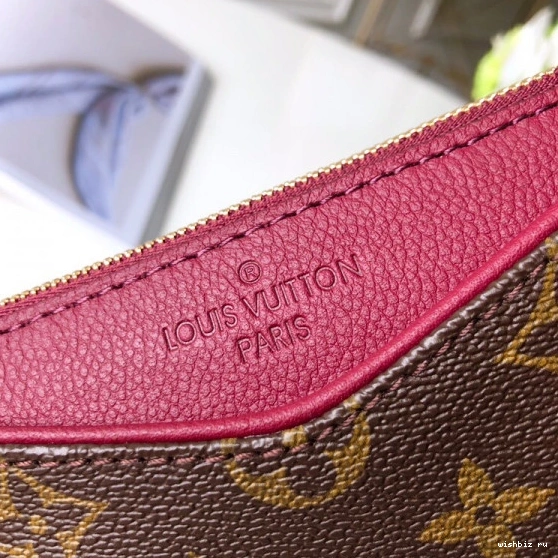 WIS Louis PALLAS Vuitton CHANELUTCH 0110